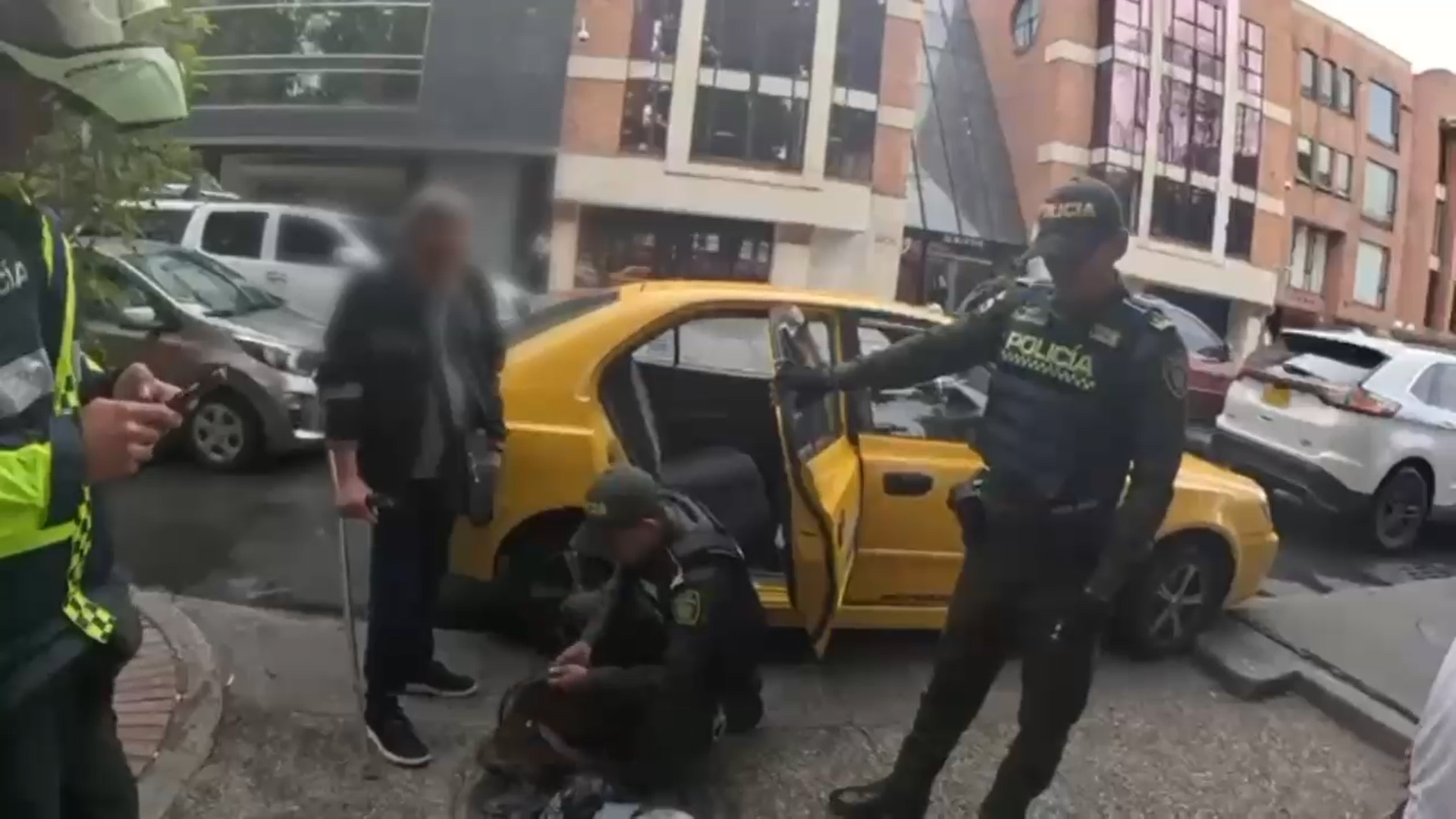 Sorprenden a un adulto mayor con 2.000 dosis de tusi mientras se movía en un taxi