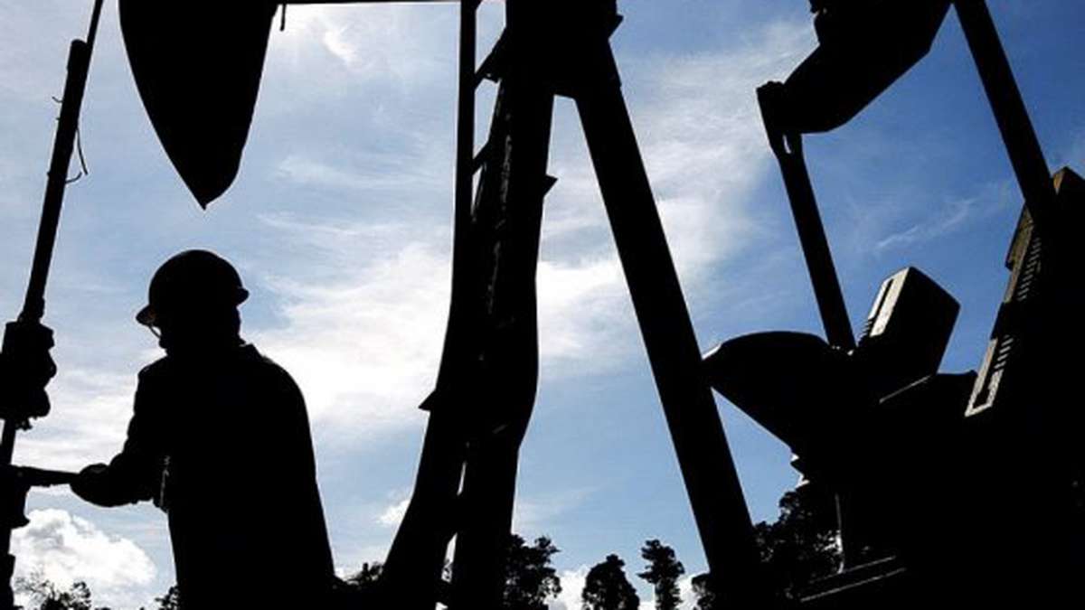 Los precios del petróleo caen ante expectativas de nuevas negociaciones con Irán