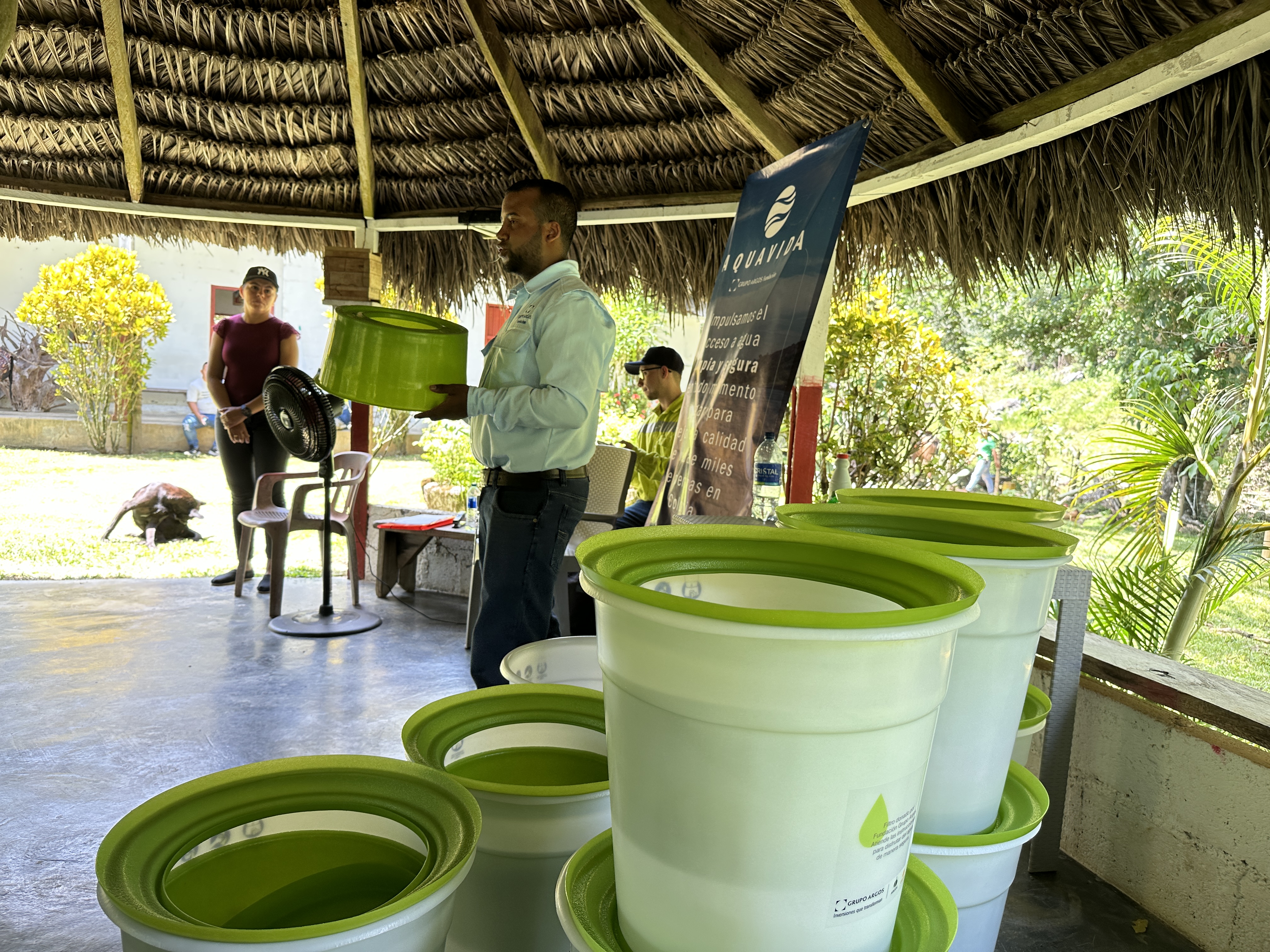 El programa Aquavida ha llegado a 142 municipios del país.