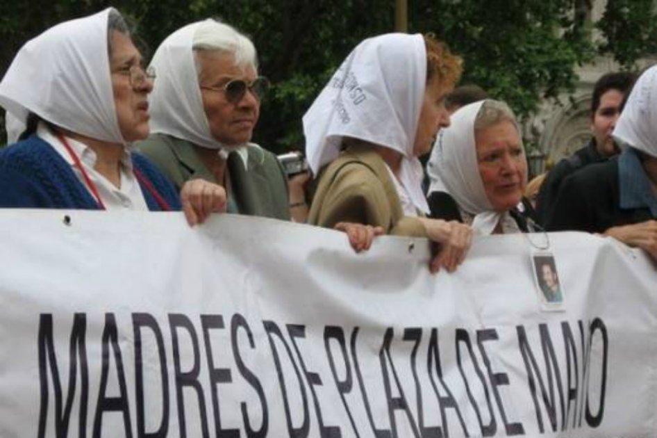 Abuelas de Plaza de Mayo presentan al nieto recuperado número 120