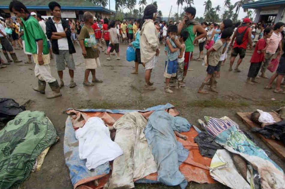 Las secuelas del paso del agresivo tifón por Filipinas.