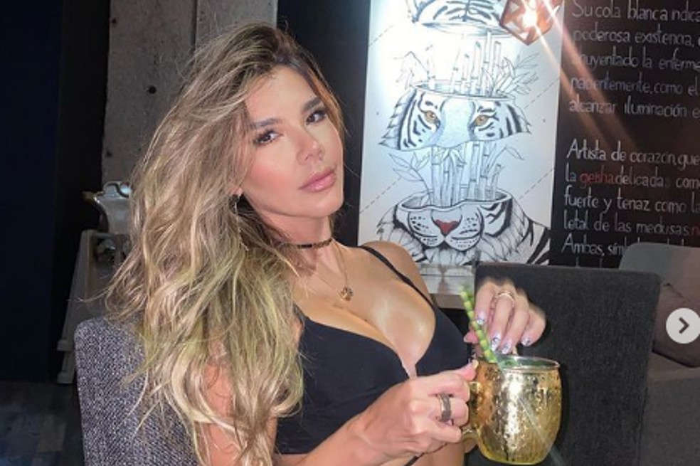 Dentro de sus publicaciones se destacan sexis fotografías en las que presume su escultural cuerpo. La mayoría de sus seguidores le dejan mensajes elogiando su belleza.