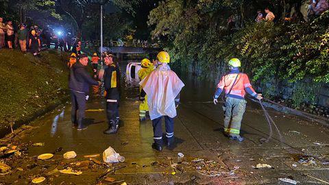 Video: los momentos previos a la caída del carro en el deprimido en Medellín