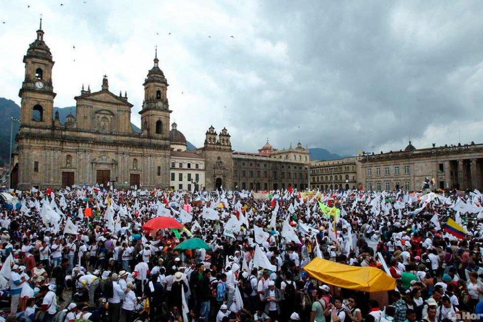 Remoción de grafitis y restauración de la Plaza de Bolívar cuesta $130 millones