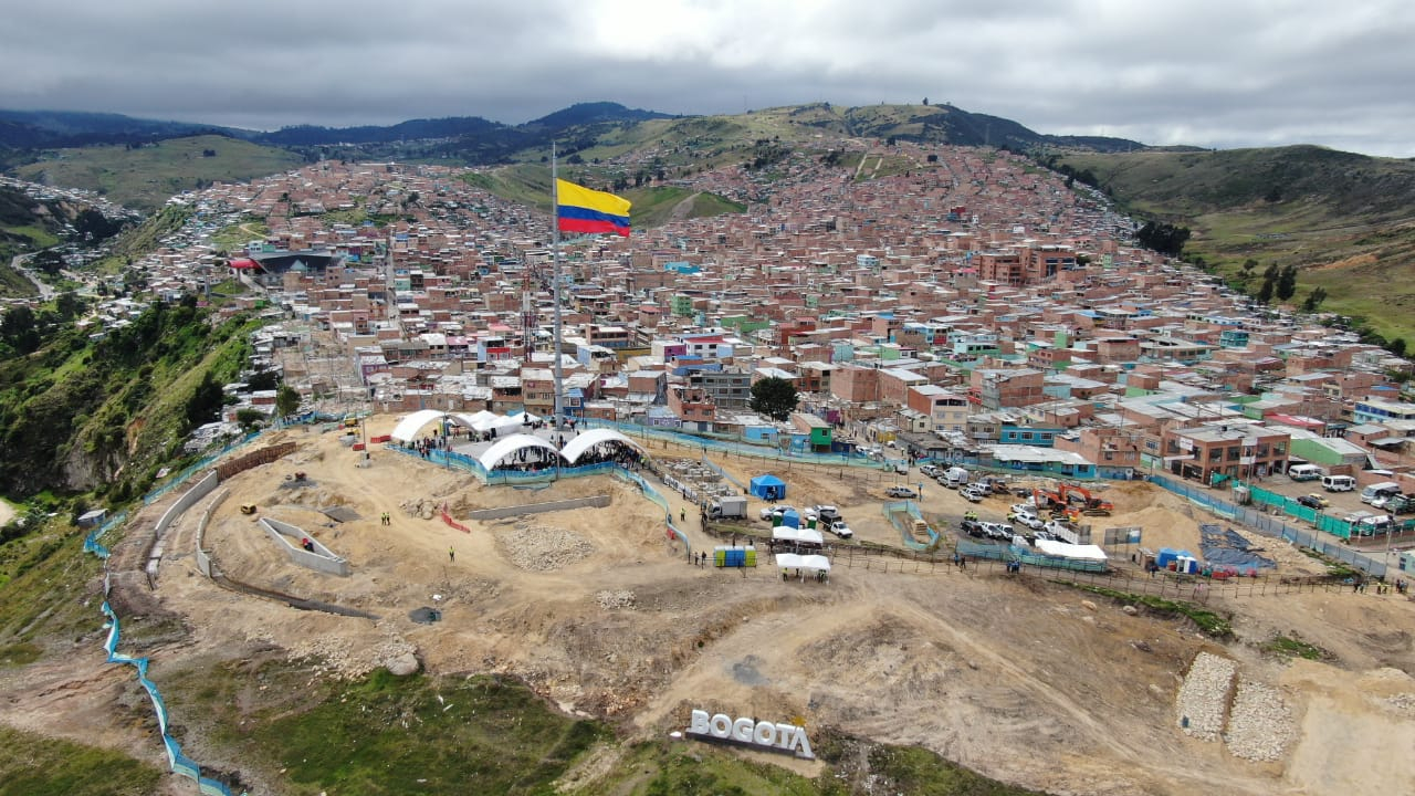 El Distrito inauguró la bandera más grande de Colombia en la localidad de Ciudad Bolívar