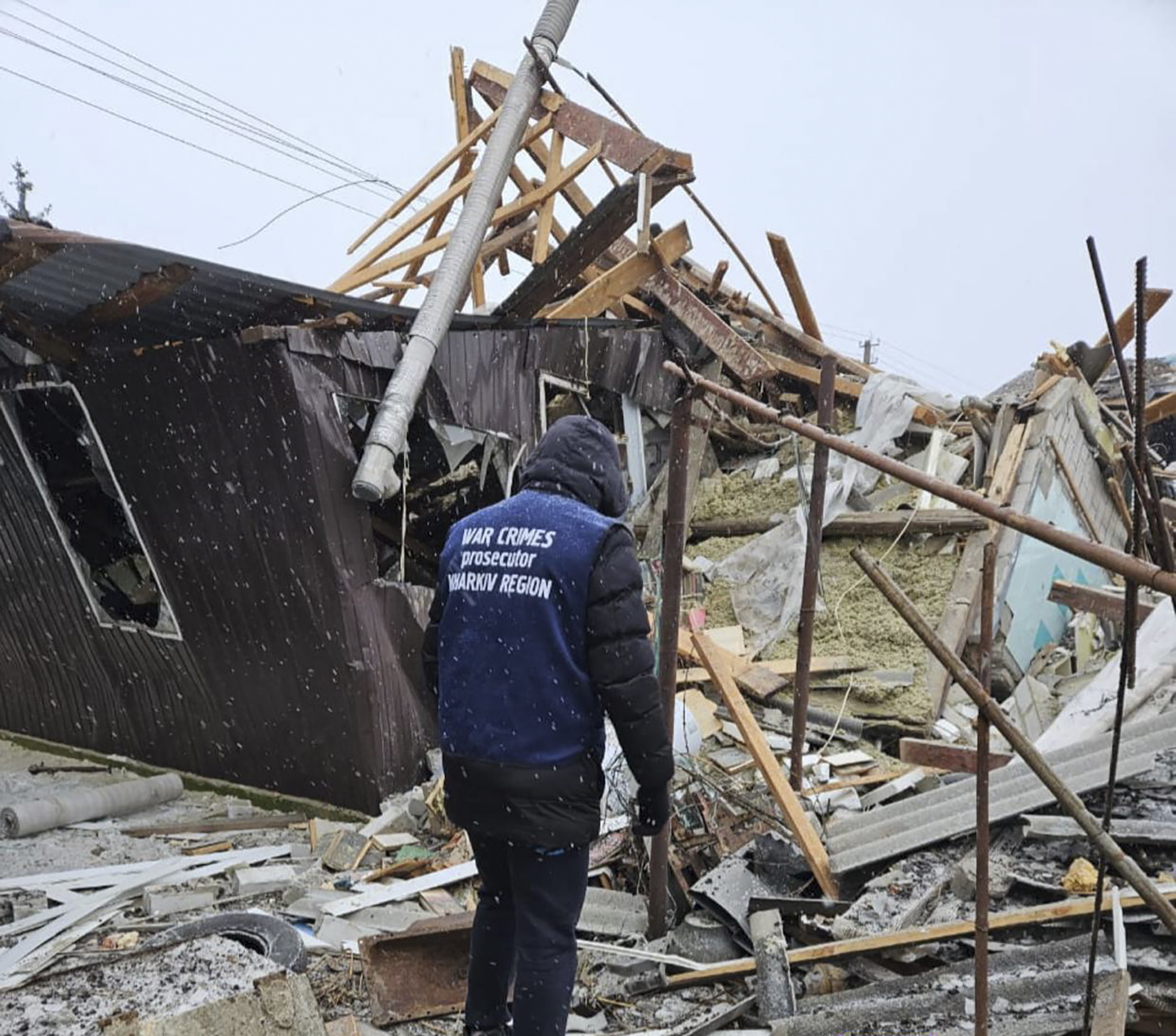 Kharkiv (Ukraine), 08/01/2024.- A handout picture made available by the Kharkiv Region Prosecutor's Office shows destruction following a Russian rocket attack in the Kharkiv region, Ukraine, 08 January 2024 amid the Russian invasion. Critical infrastructure as well as industrial, civilian and military facilities in the Kharkiv, Dnipropetrovsk, Zaporizhia and Khmelnytsky regions were struck by Russian shelling. Eighteen cruise missiles and eight shock drones from 59 air weapons attacking Ukraine were shot down, according to the Air Force Command of UA Armed Forces. (Rusia, Ucrania) EFE/EPA/Kharkiv Region Prosecutor's Office handout HANDOUT 39677 HANDOUT EDITORIAL USE ONLY/NO SALES HANDOUT EDITORIAL USE ONLY/NO SALES