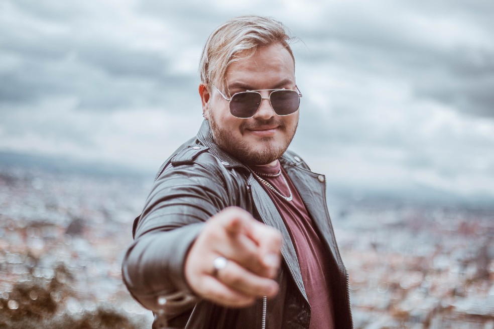 “Libres”, lo nuevo de Sebastián Montenegro