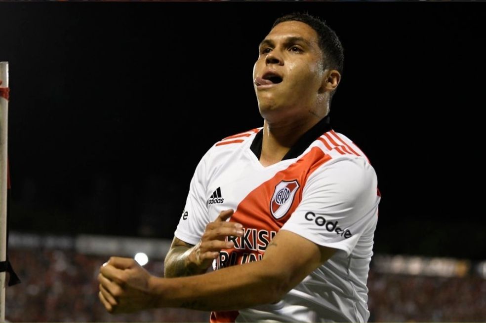 Video: Juan Fernando Quintero anotó gol olímpico con River Plate