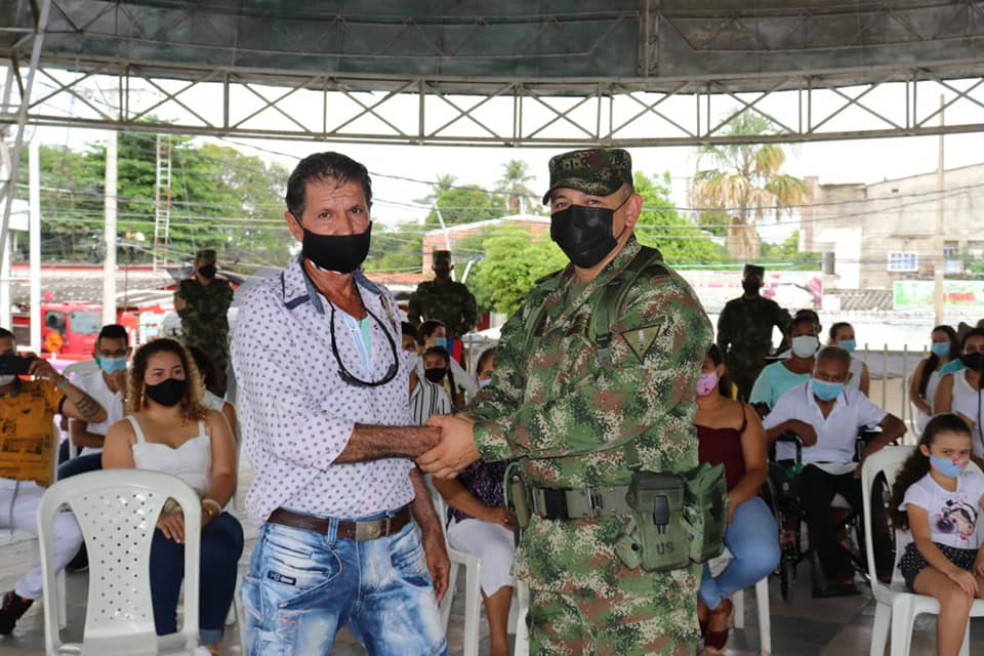 Hermes Navarro, padre de Euclides Navarro y el comandante del Batallón