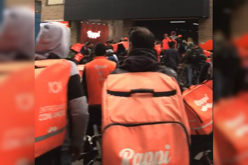 Movilización de Rappitenderos en OctubreCortesíaLea también:Rappitenderos protestan por cambios en los costos del domicilio
