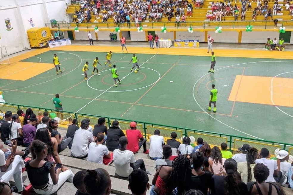 1000 jóvenes de Buenaventura enfrentaron con el fútbol a la violencia