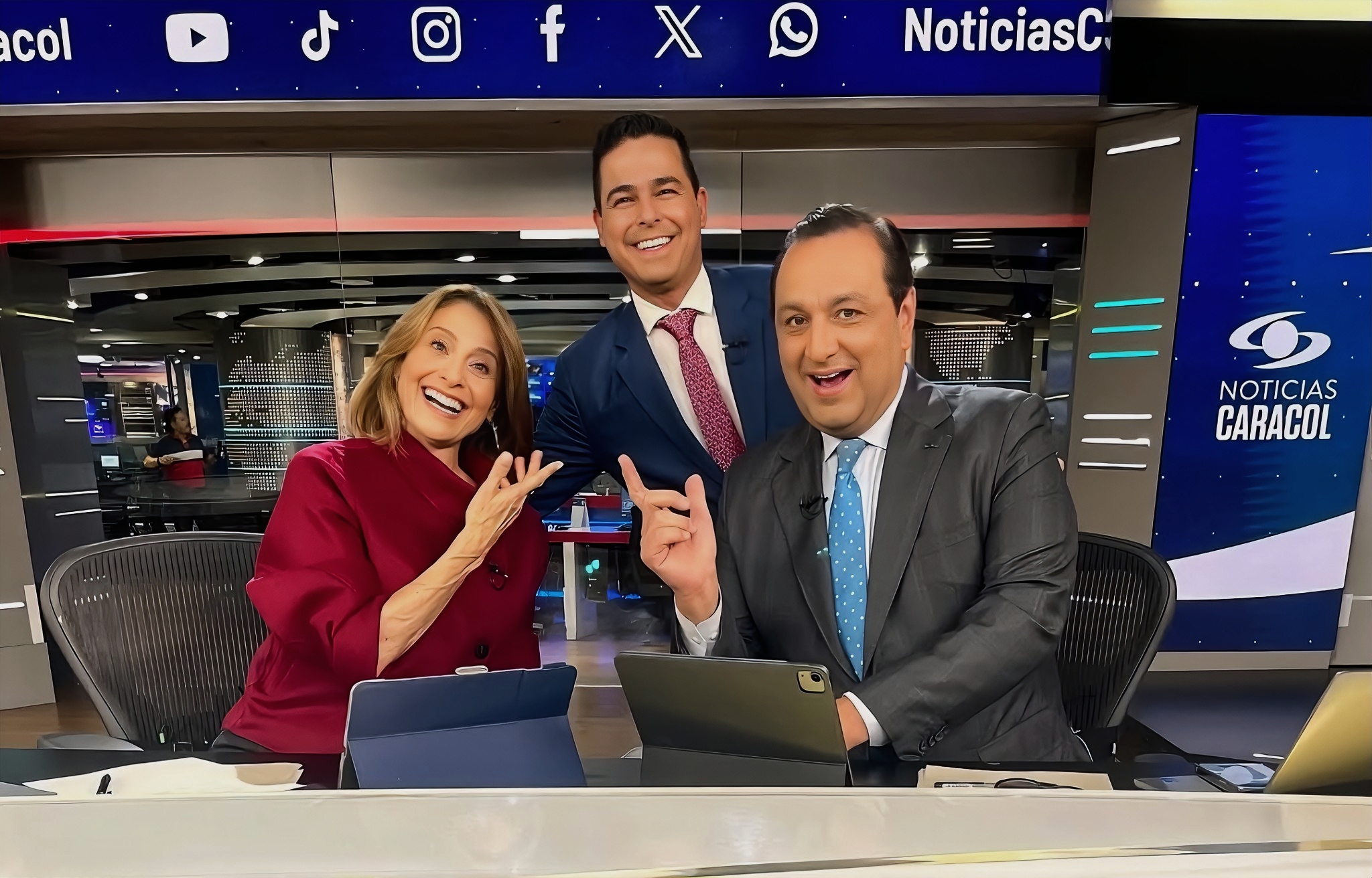 Presentador de Noticias Caracol sumó nuevo integrante a su familia: “Te soñamos, hijo”