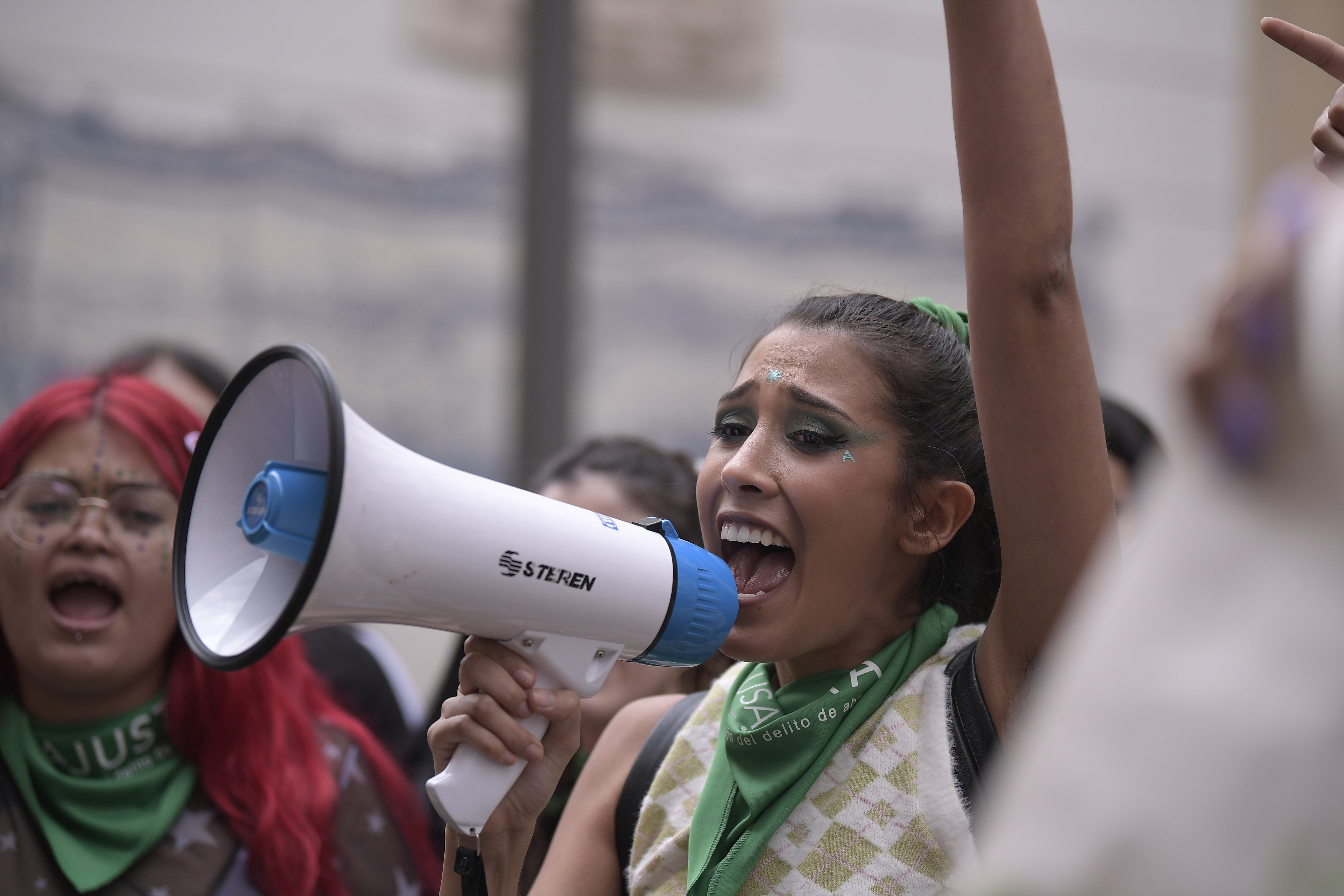 Manuela y Beatriz: ¿cómo es ser una mujer en un país que penaliza el aborto?