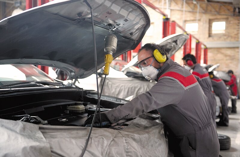En fotos: Así operan los talleres de carros en tiempo de COVID-19