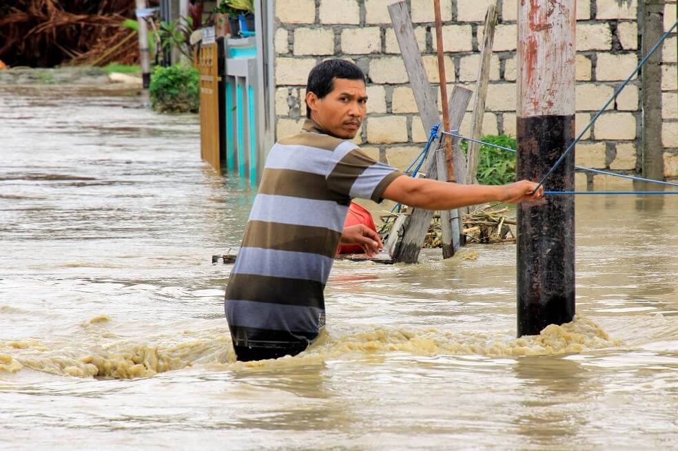 Inundaciones en indonesia dejan al menos 79 muertos