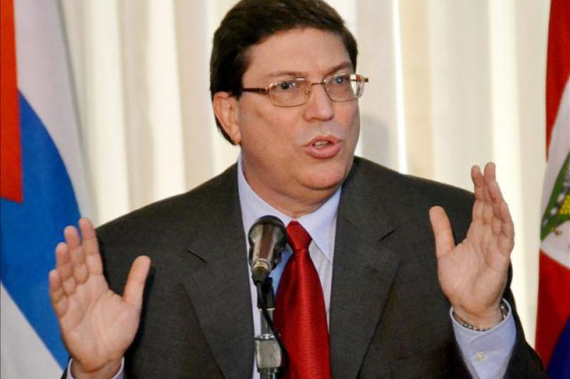 Canciller cubano exige fin del embargo durante la apertura de la embajada