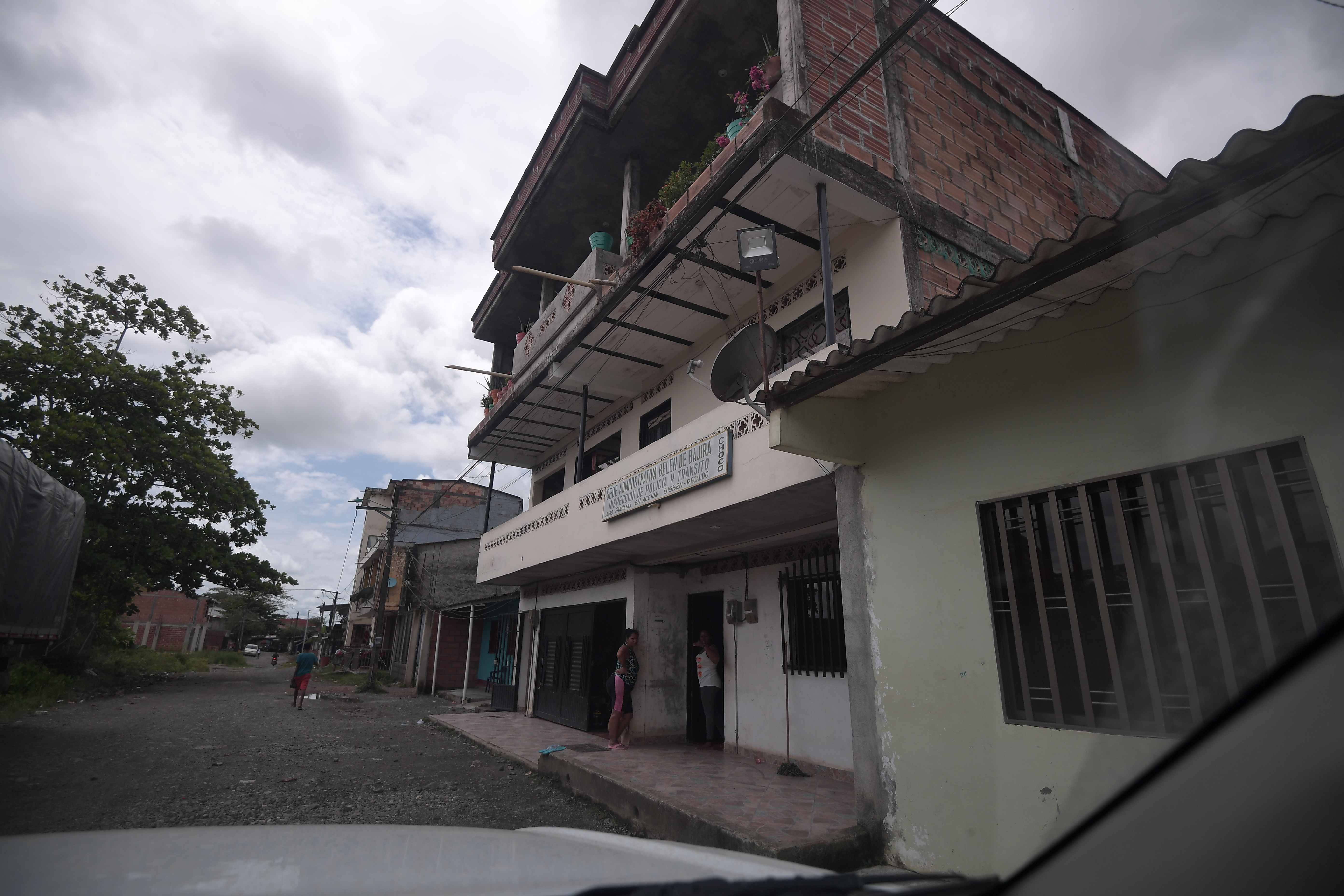 Diferentes aspectos de este corregimiento ubicado en el municipio de Riosucio; habitantes, hospital, inspección de policía y otros; previo a las elecciones regionales de 2019, donde hacen campaña candidatos de los departamentos de Antioquia y Chocó.