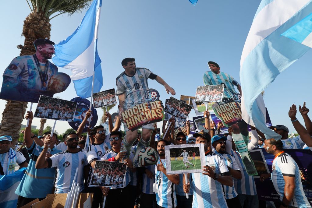 Video: Polémica por “hinchas falsos” en el Mundial de Catar 2022