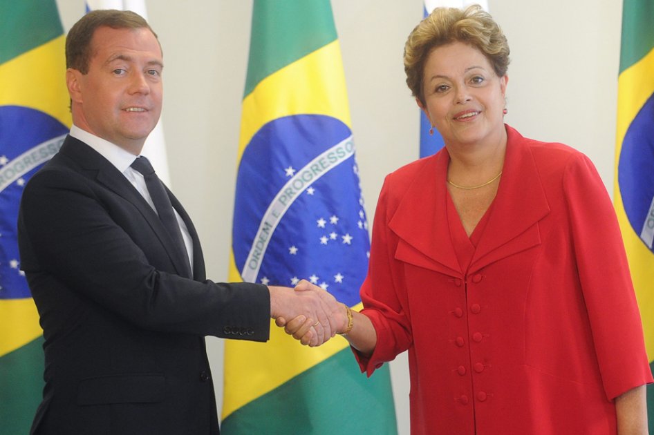 Rousseff se reúne con primer ministro ruso para examinar relaciones