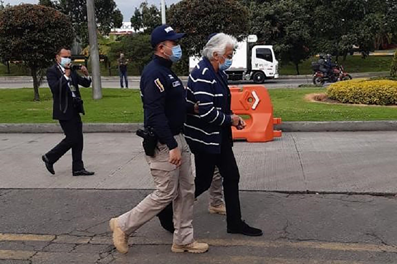 El 16 de febrero de 2021, Carlos Mahecha fue detenido con fines de extradición en su apartamento en el norte de Bogotá.