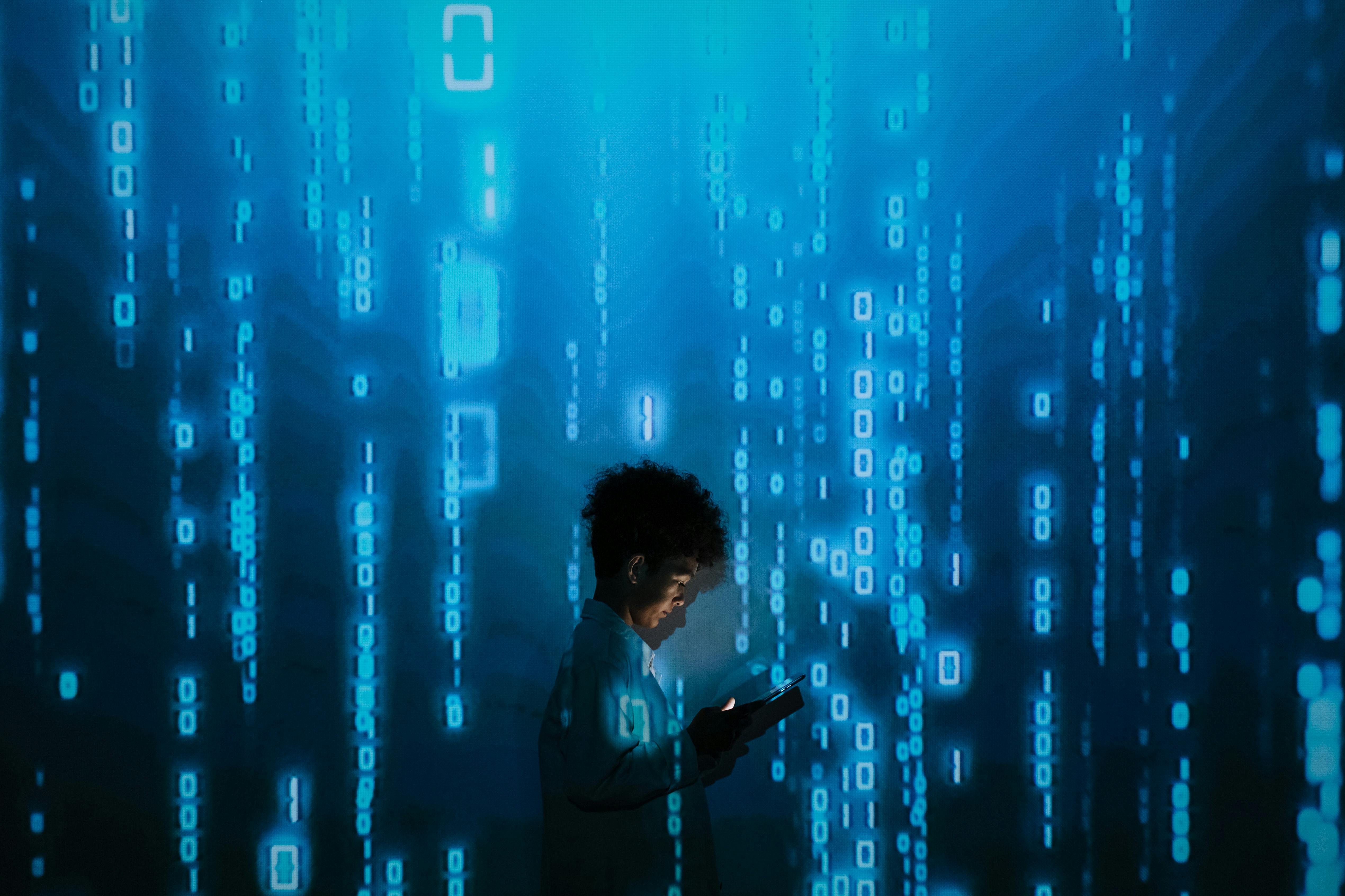"Capacitar a los ciudadanos en el uso de datos abiertos no solo promueve la transparencia y la participación ciudadana, sino que también garantiza nuestra competitividad frente a países que ya han integrado estos recursos en sus sectores empresariales y productivos", dice García.