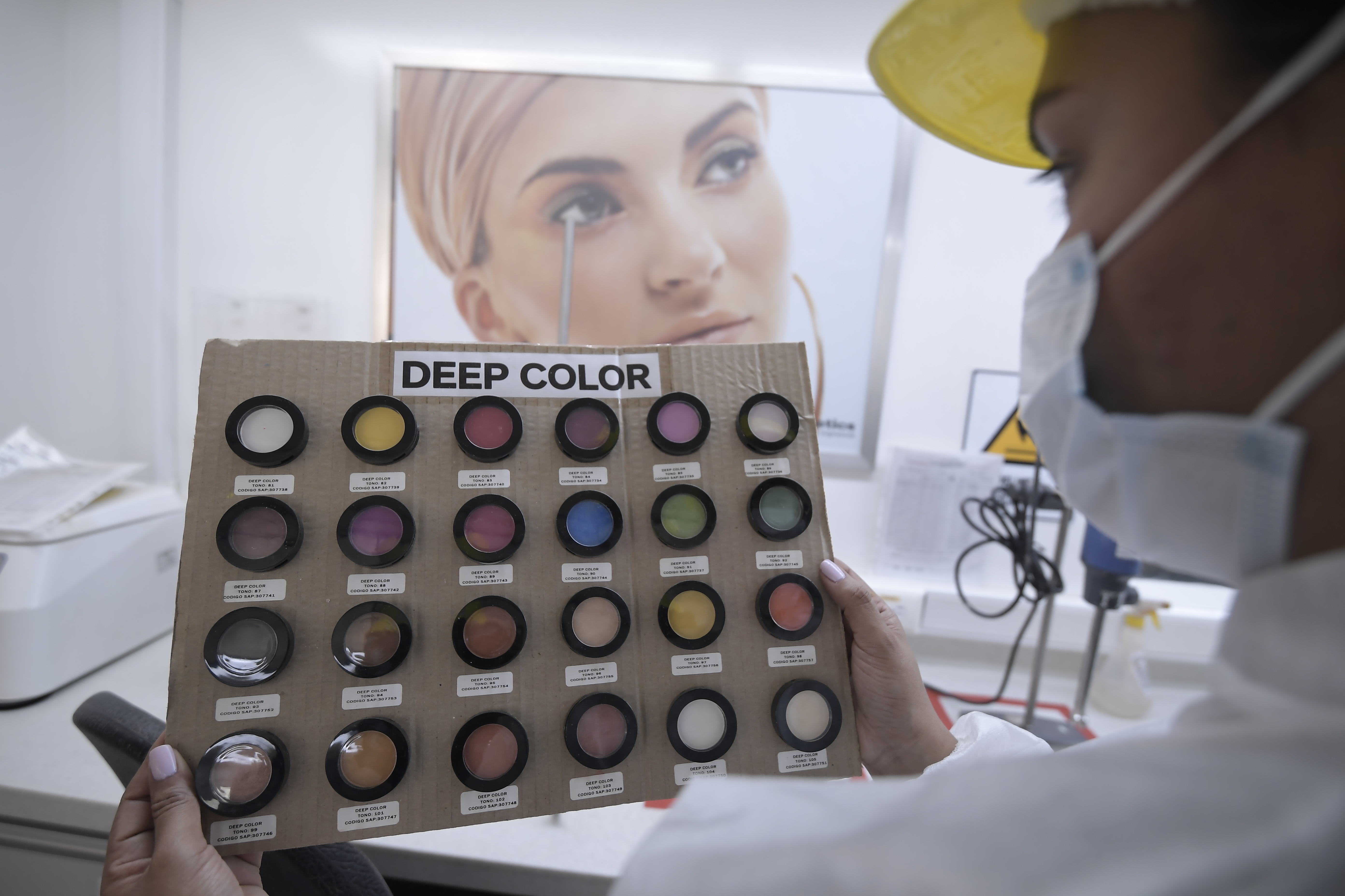 ¿Vende cosméticos? El Invima cambió el trámite para comercializarlos