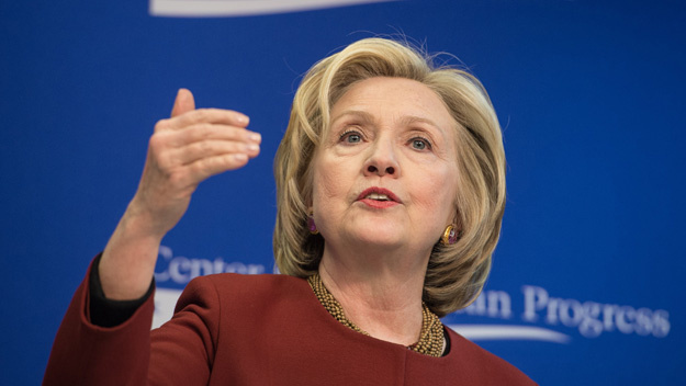 Diagnostican a Hillary Clinton con neumonía