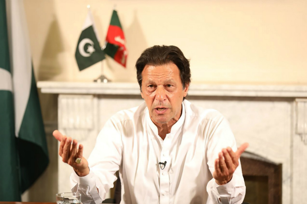 Imran Khan reclama la victoria en las elecciones de Pakistán