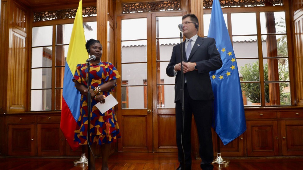 “Elogiamos reanudación de conversaciones de paz”: comisario de la UE para crisis