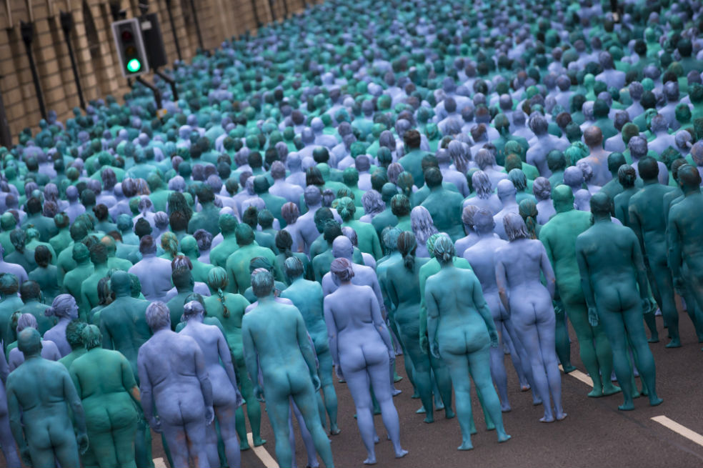 Así fue el ‘mar’ de desnudos de Spencer Tunick en Inglaterra