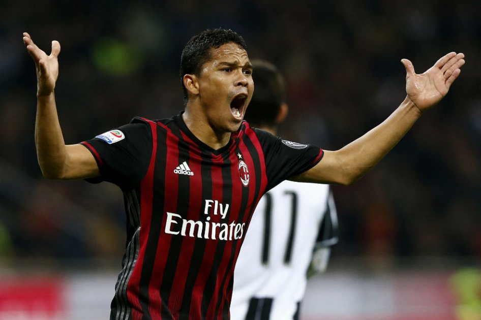 Carlos Bacca sigue sin anotar, jugó 84 minutos en la victoria del Milan