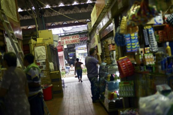 Pequeños comerciantes arremeten nuevamente contra Ley Anticontrabando