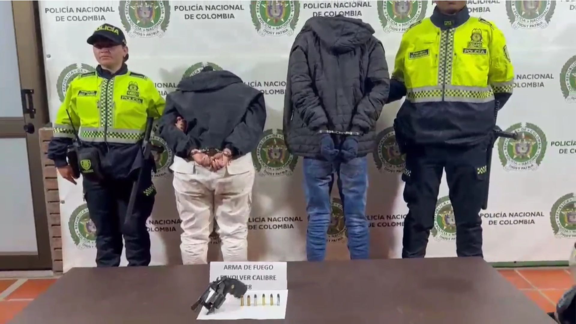 Persecución terminó en la captura de dos delincuentes con medida domiciliaria