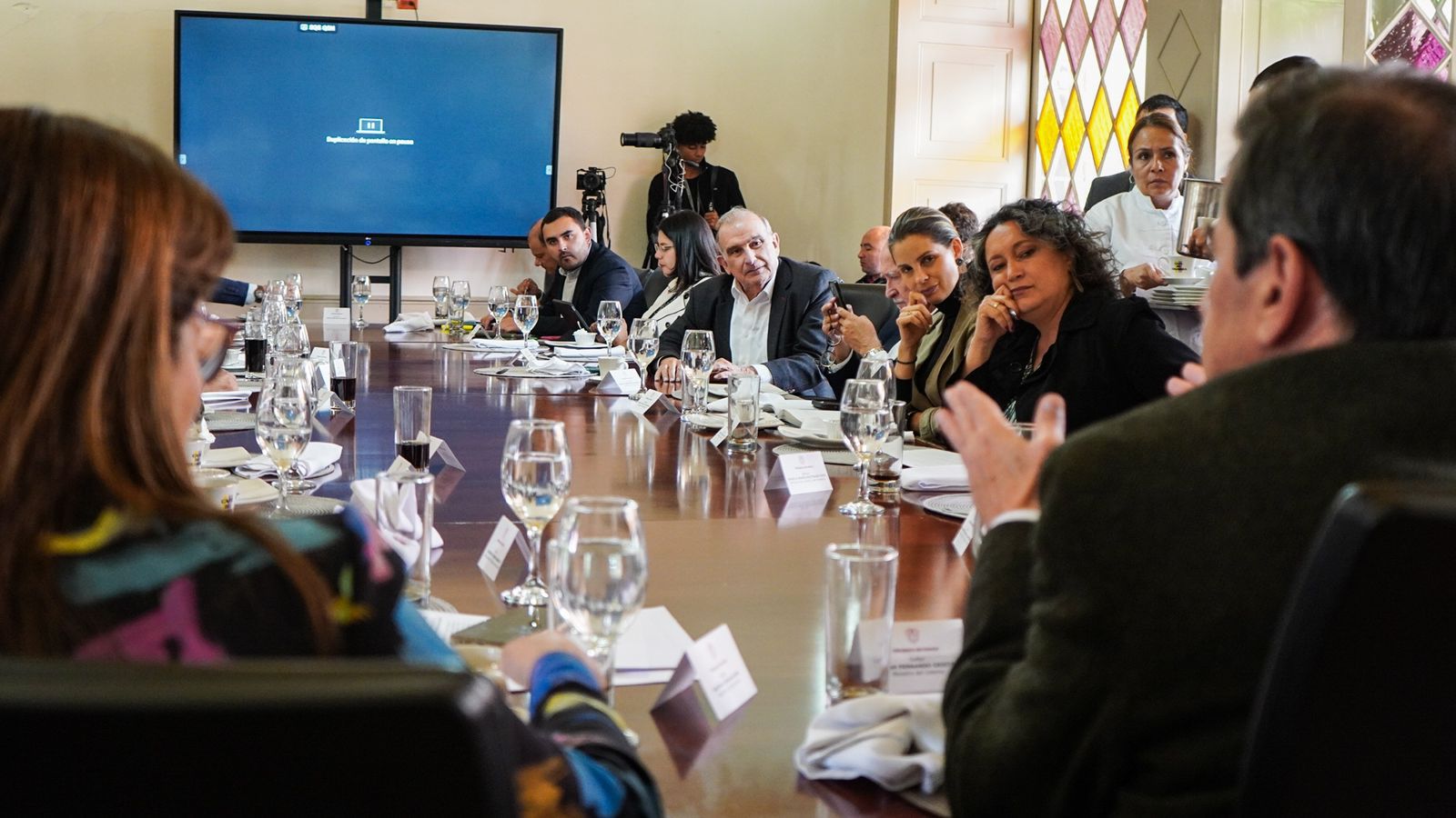 Mininterior se reunió con Centro Esperanza y Partido de la U para discutir las reformas
