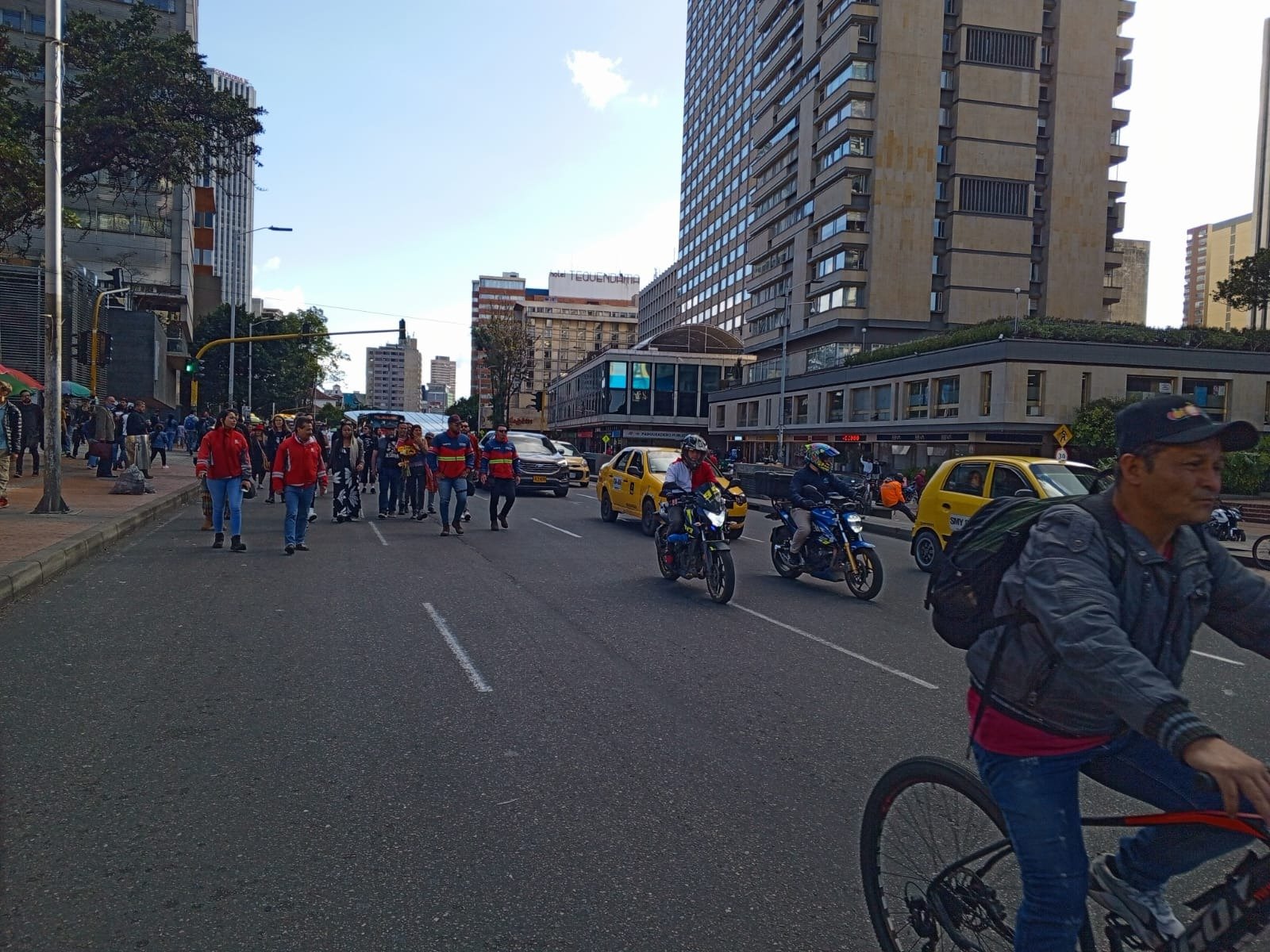 Movilidad: por paso de manifestación, hay tránsito lento en la carrera séptima
