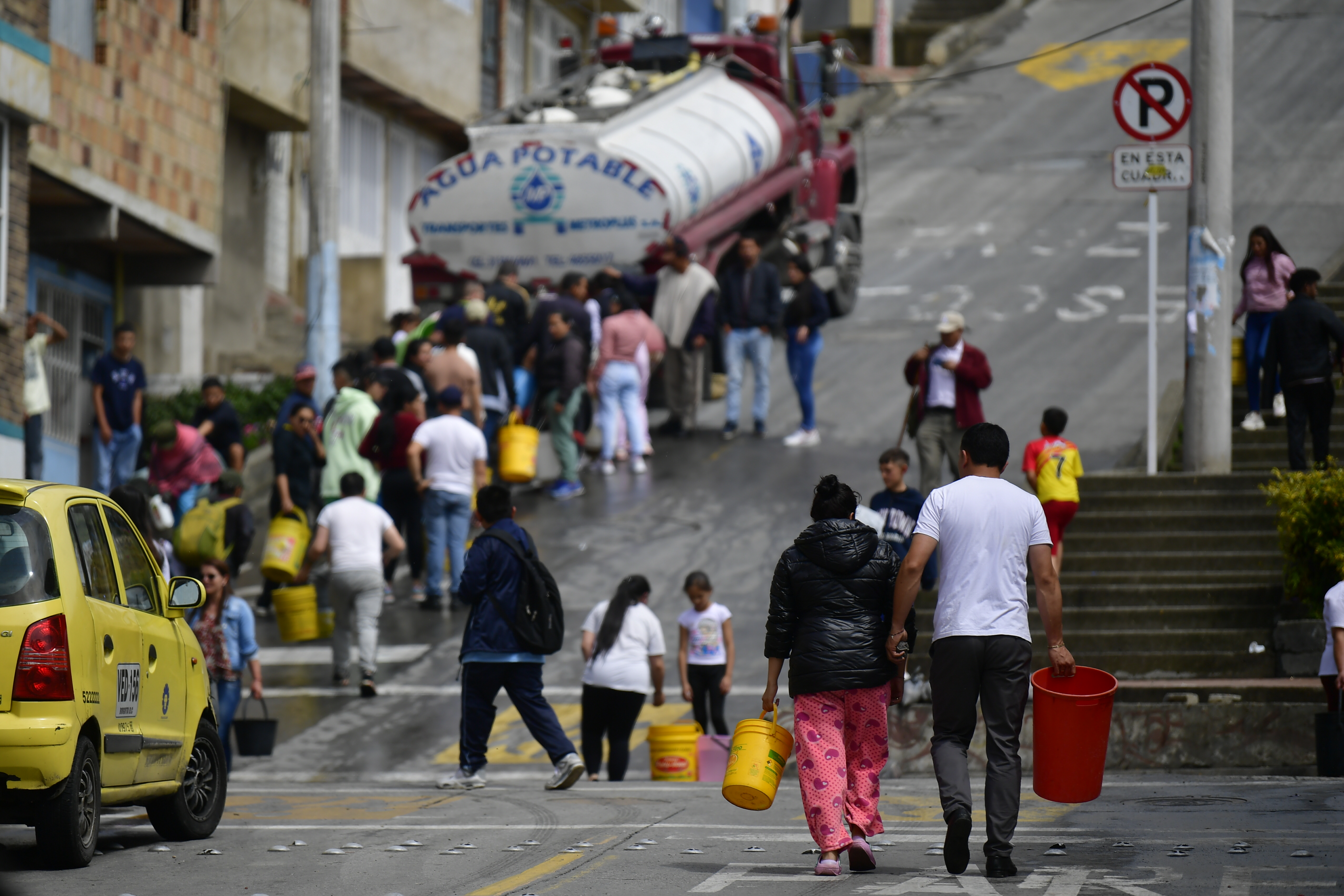 Daño en tubería ocasiona reducción en presión de agua en barrios de cinco localidades