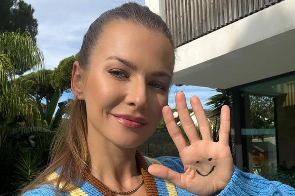 Anna Lewandowska es el centro de atracción cuando va a los estadios de Catar a apoyar a su esposo Robert Lewandowski, el ‘9’ de la Selección de Polonia.