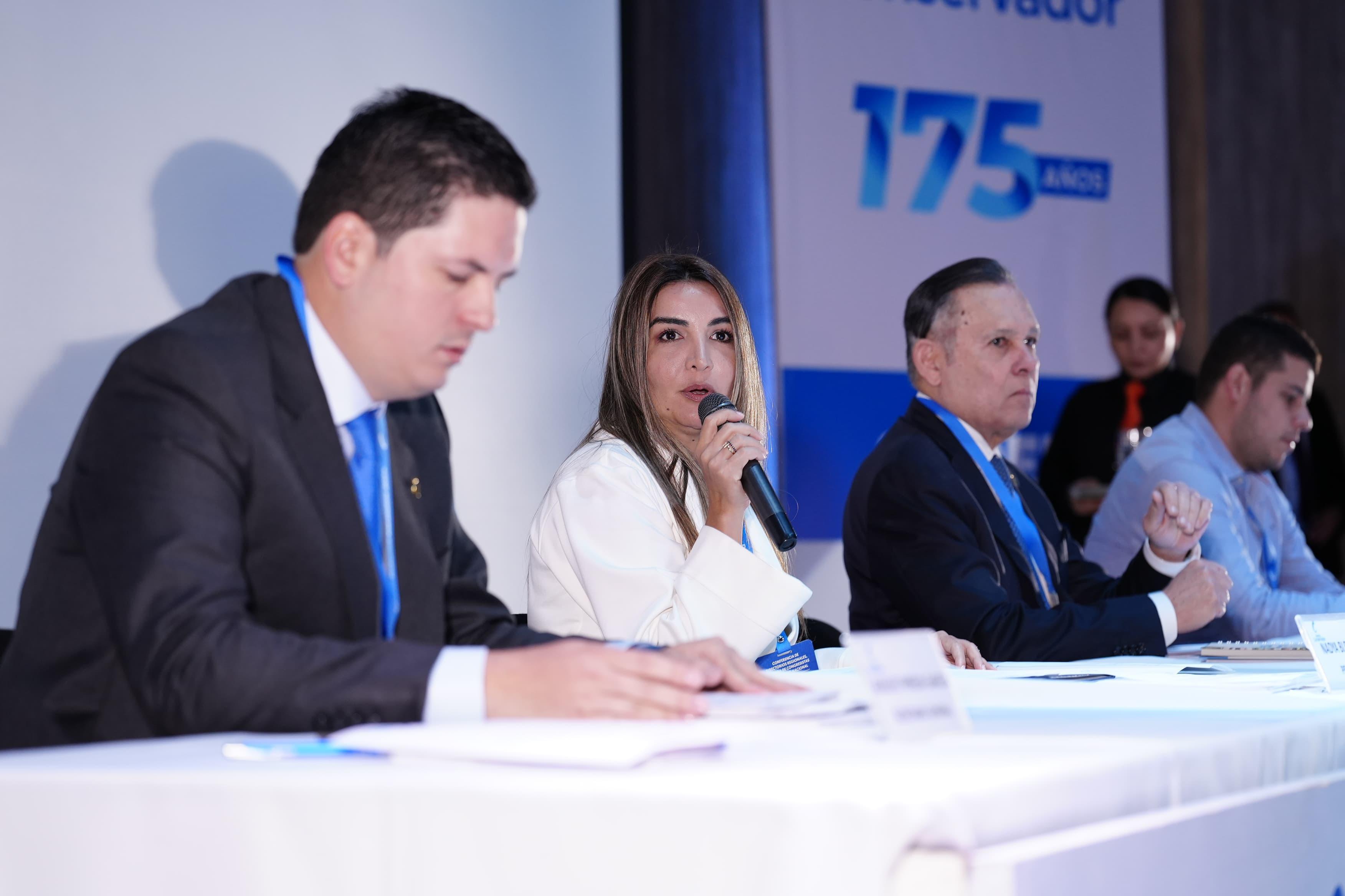 Conservadores vuelven a tomar distancia de Petro y anuncian candidato propio en 2026