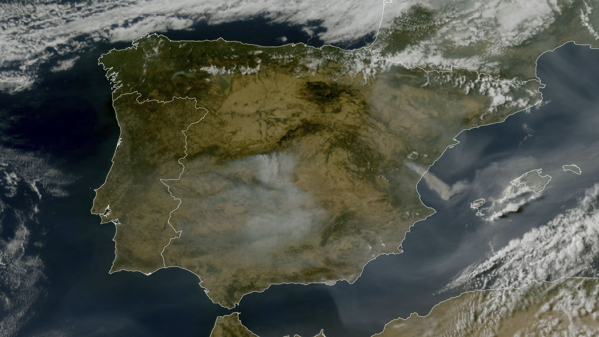 Madrid, 26 jul (EFE).- El humo de los incendios del centro de la Península es visible desde el satélite Meteosat, según ha informado este domingo la Agencia Estatal de Meteorología (Aemet), tras quemarse 77.000 hectáreas en las provincias limítrofes de Madrid, Toledo y Ávila. EFE / EUMETSAT ***SOLO USO EDITORIAL / SOLO USO DISPONIBLE PARA ILUSTRAR LA NOTICIA QUE ACOMPAÑA/ (CRÉDITO OBLIGATORIO)***
