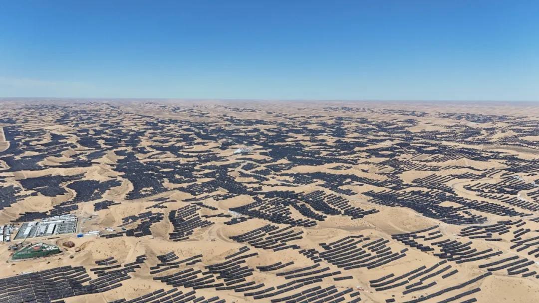China puso en funcionamiento la planta solar más grande del mundo