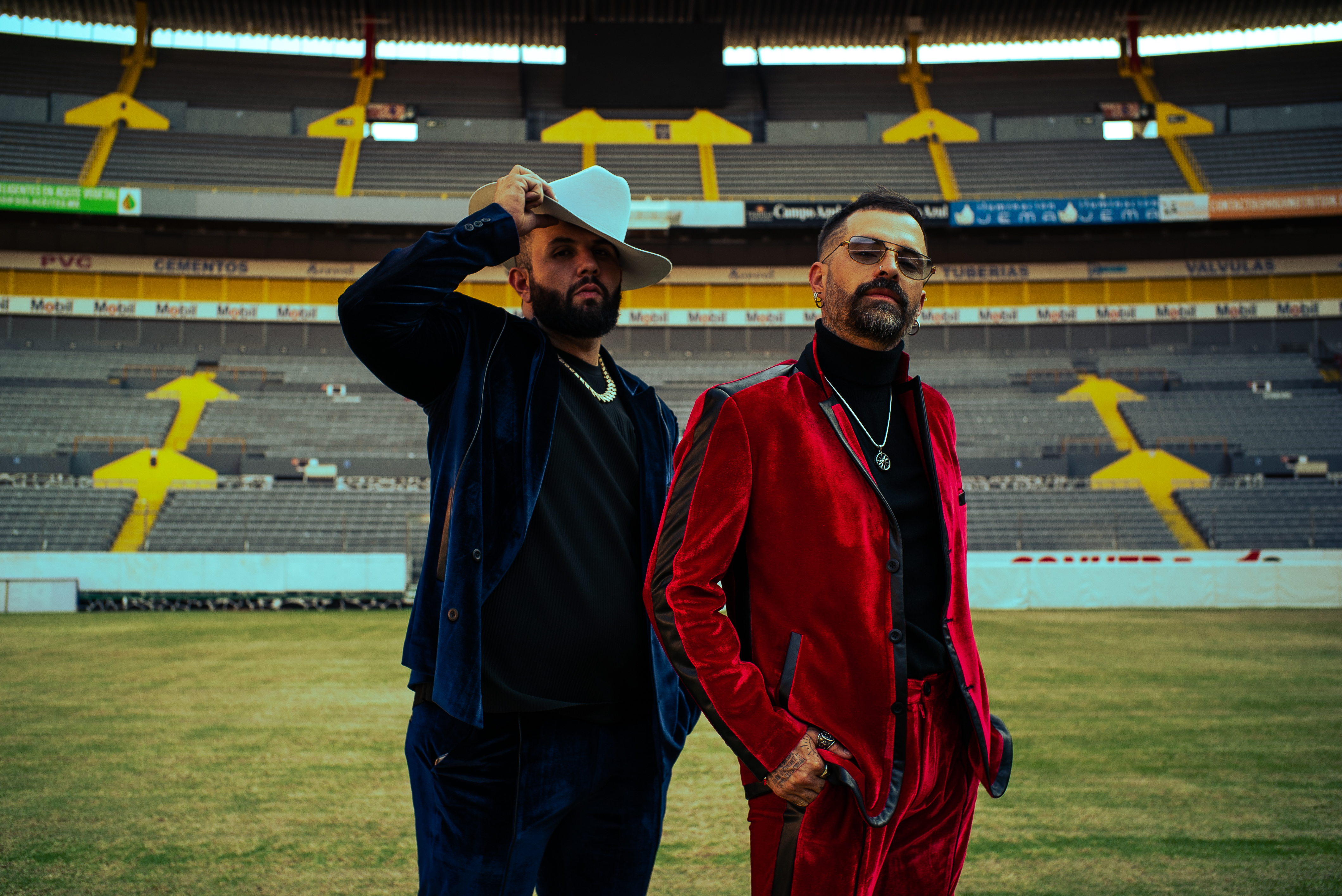 “La falta”, el sencillo de Mike Bahía junto a Carín León