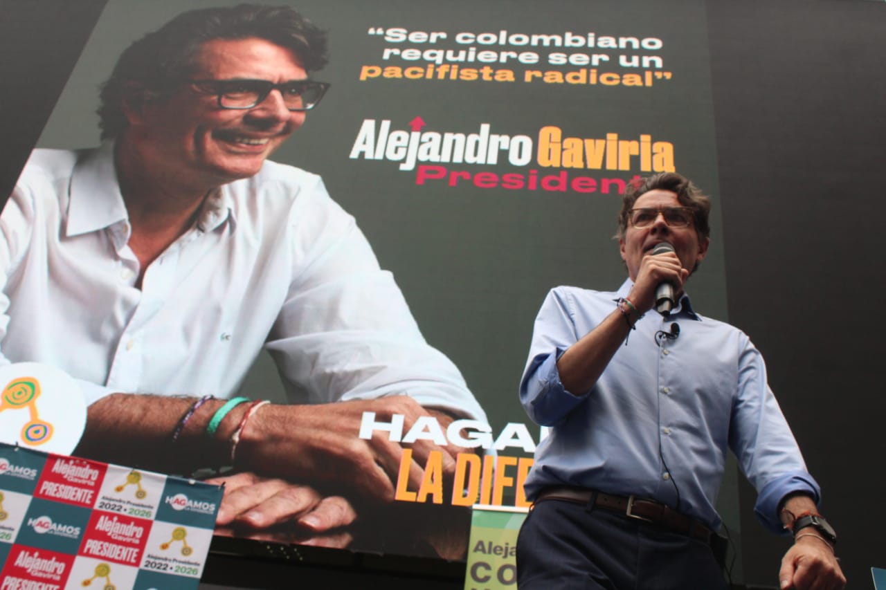 Luego de inscribir su candidatura por el movimiento Colombia Tiene Futuro, Alejandro Gaviria atendió a la prensa aplaudiendo lo que denominó como el verdadero inicio de la campaña.