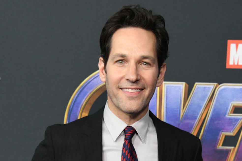 El actor reconocido también por su participación en la película Romei y Julieta y en la serie Friends dijo al conocer ese reconocimiento: “tengo el conocimiento suficiente como para saber que, cuando la gente oiga que me han elegido, dirá: '¿Qué?'. No es falsa humildad. Hay mucha gente que debería conseguir esto antes que yo".
