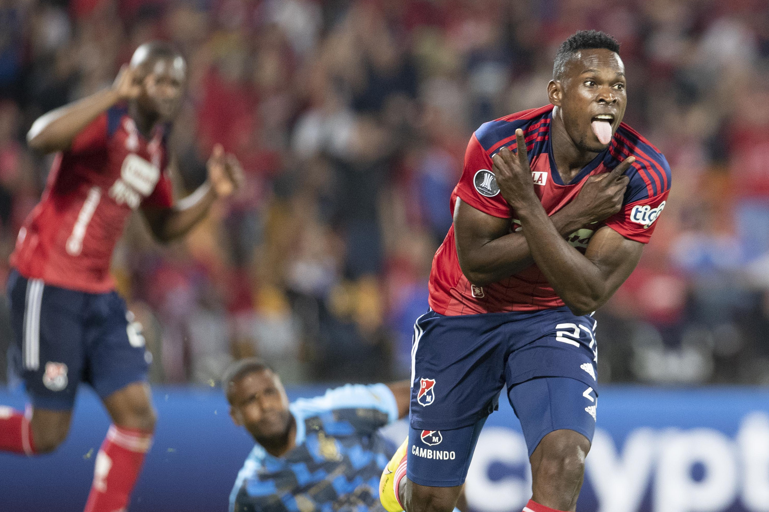 AMDEP1944. MEDELLÍN (COLOMBIA), 01/03/2023.- Diber Cambindo de Medellín celebra un gol hoy, en un partido de la Copa Libertadores entre Deportivo Independiente Medellín (DIM) y El Nacional en el estadio Atanasio Girardot en Medellín (Colombia). EFE/Luis Eduardo Noriega A.