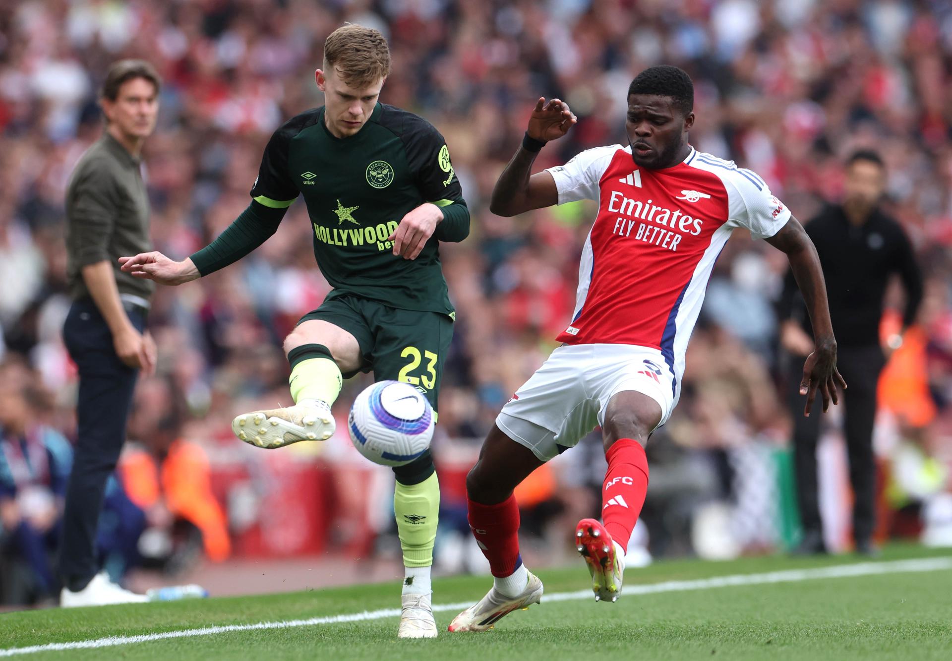 Arsenal empató con Brentford y Liverpool se acerca al título de la Premier League