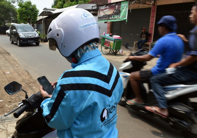 Los mototaxis para mujeres musulmanas, un negocio en auge en Indonesia