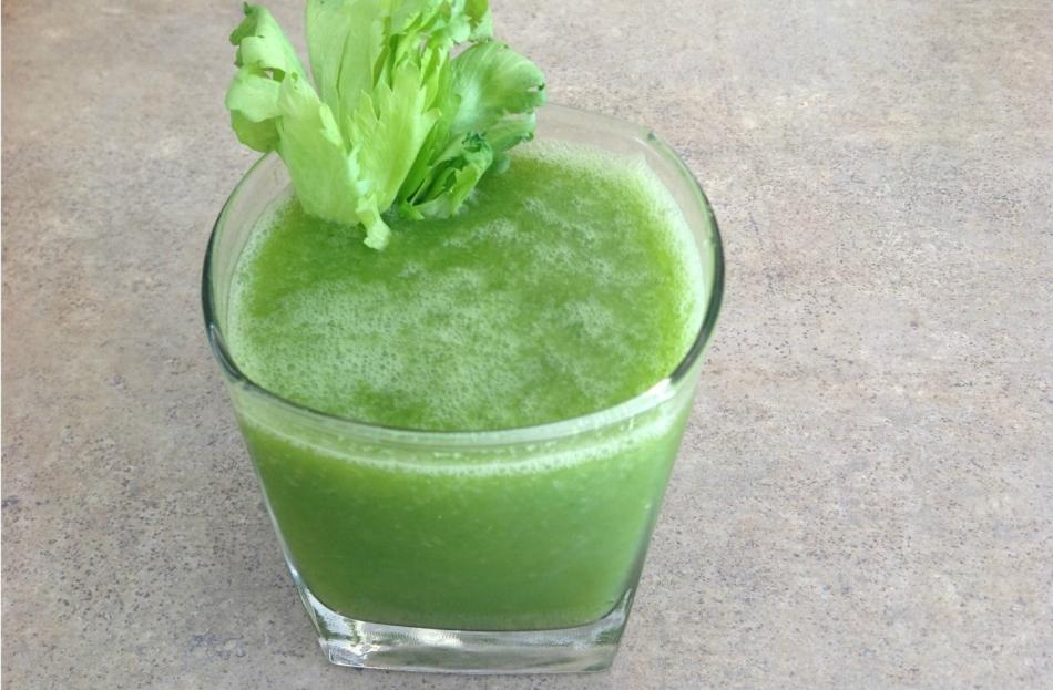 Jugo de espinaca y zanahoria para la visión