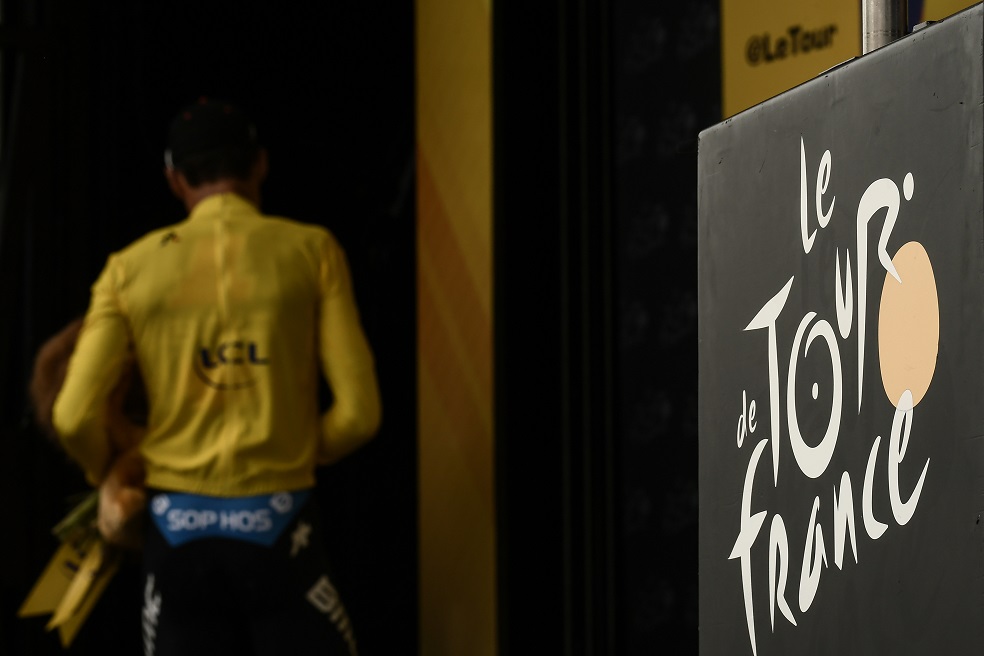 Un caso positivo y otro sospechoso de COVID-19 en equipo del Tour de Francia