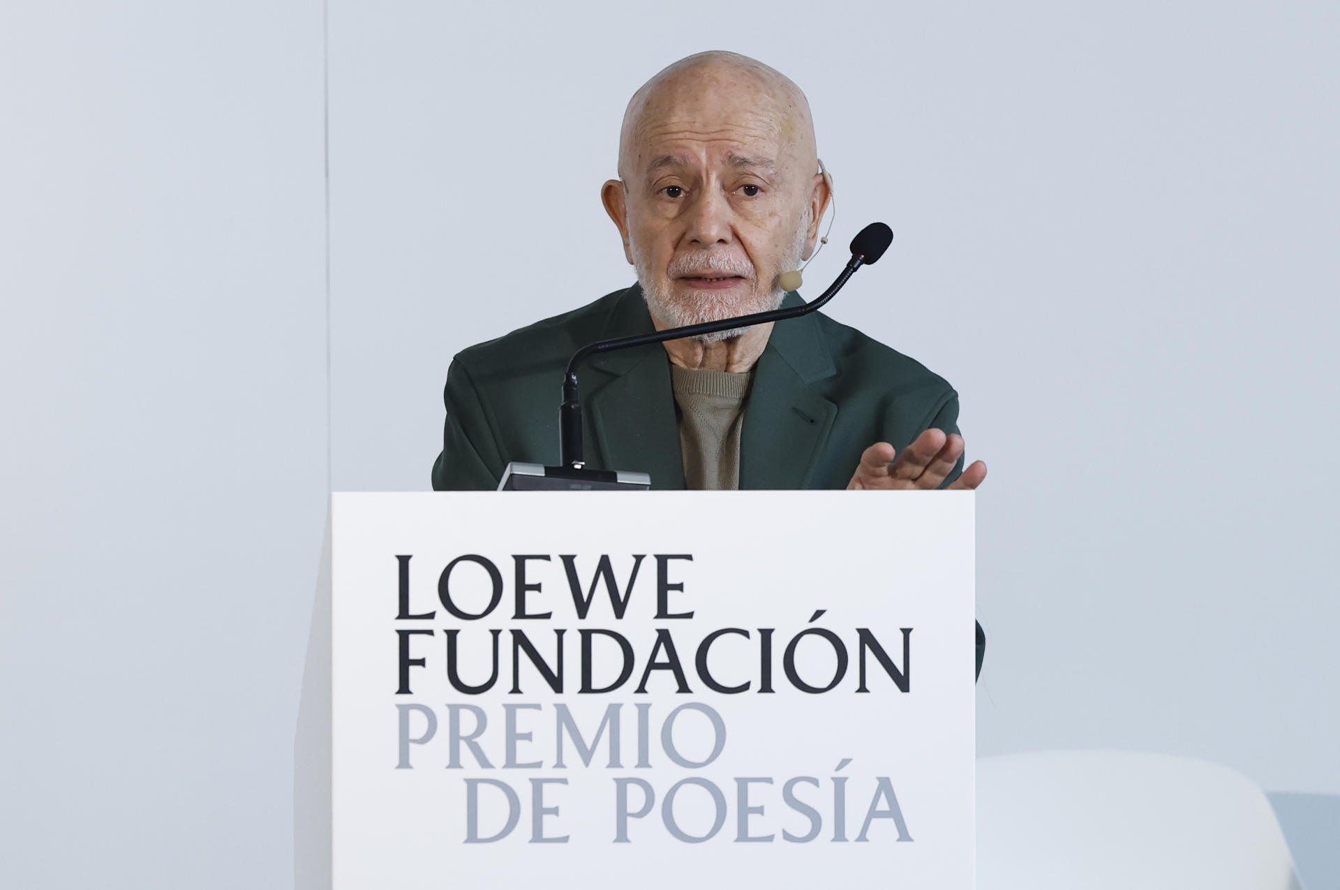 Hugo Mujica: “Estamos en un momento en el que el mundo ha tocado la locura”