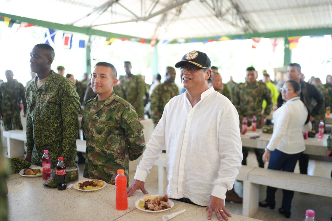 Lograr la paz, el mensaje de Navidad de Petro a las tropas de la Fuerza Pública